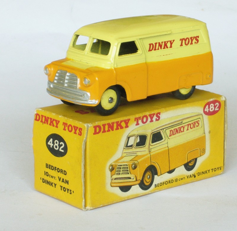 #1652 Bedford 10 CWT van Dinky-Toys face sur boite web