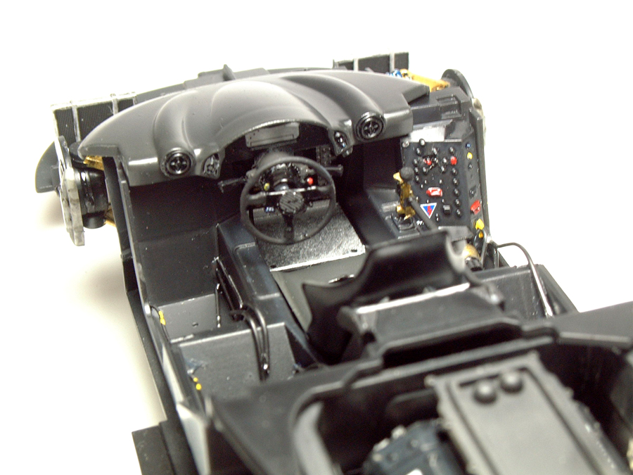 Mc Laren F1 GTR "Le Mans 97" - 1/24e [Aoshima] - Page 2 RNCDJb-mclaren-interieur11