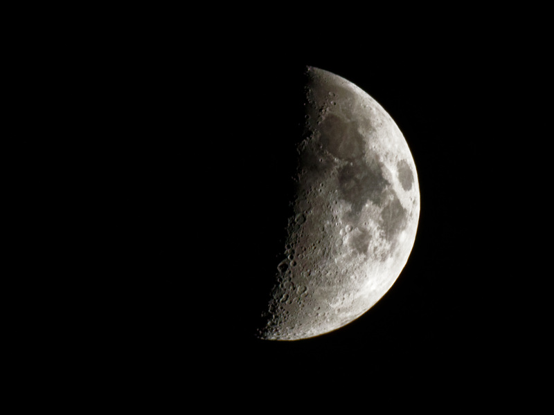 Lune - MA première lune... 20053005082421004416820281