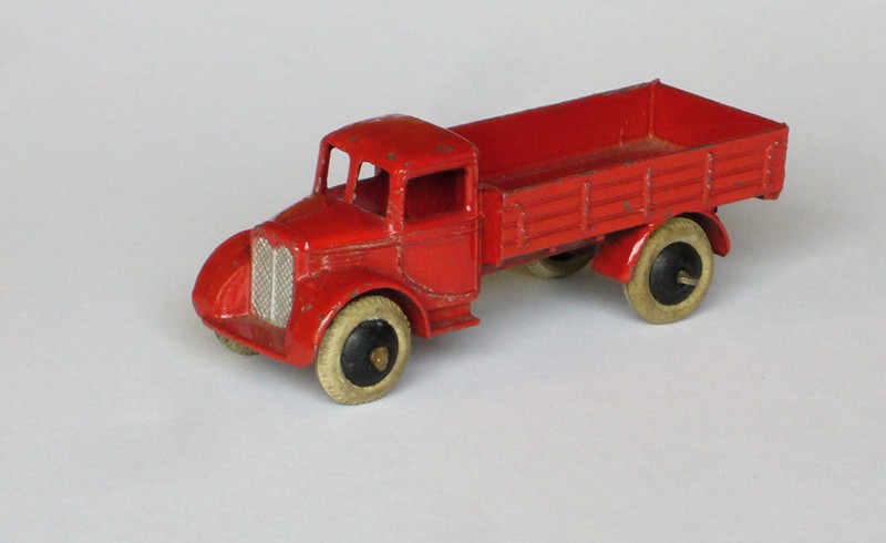 #2033 Camion ridelles rouge Dinky-Toys face web