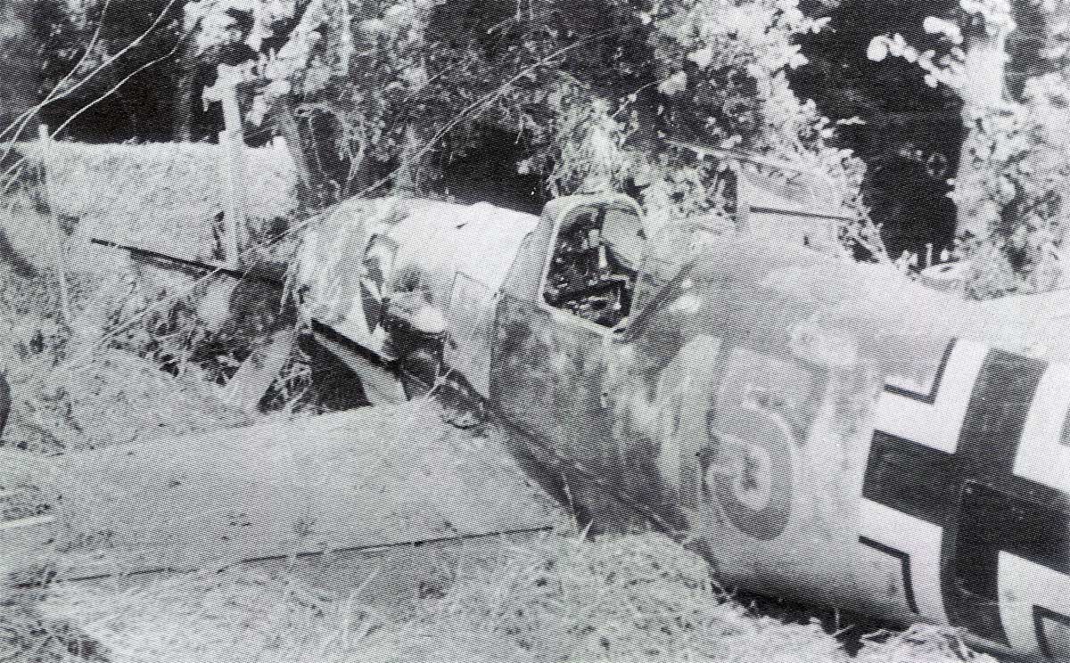 BF 109E-3 Karl Wolff 3./JG52 France 1940- Eduard 1/32 BIpIJb-Messerschmitt-Bf-109E3-3JG52-Yellow-15-Kurt-Wolff-crash-landed-France-30th-Aug-1940-01
