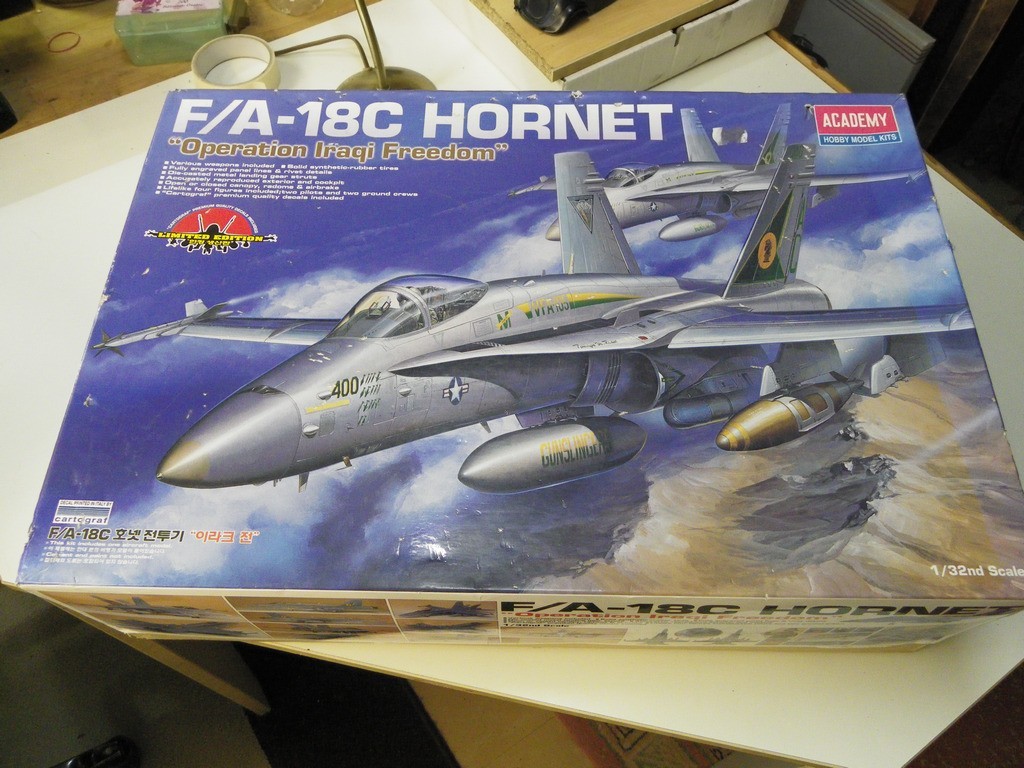 F/A-18C HORNET - Academy - 1/32 [MAJ du 6-11-2016] P7DJJb-OZTCKb