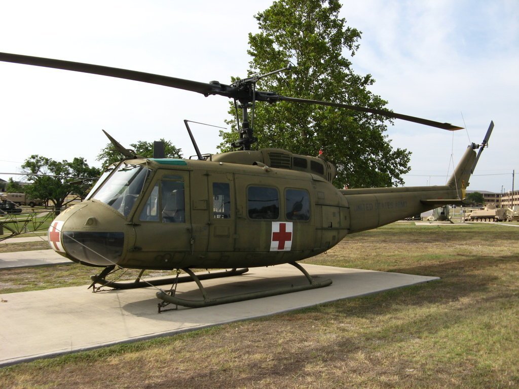 [Concours Hélico] Bell UH-1D "Huey" - Dragon-1/35 (MAJ 29-01-18) 2jjKJb-RWXVZ4