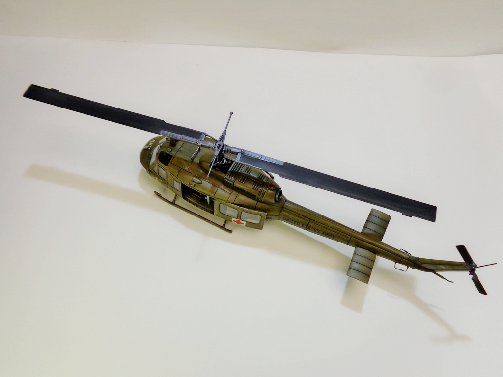 Bell UH-1D "Huey" - Dragon-1/35  7ejKJb-DSC01190