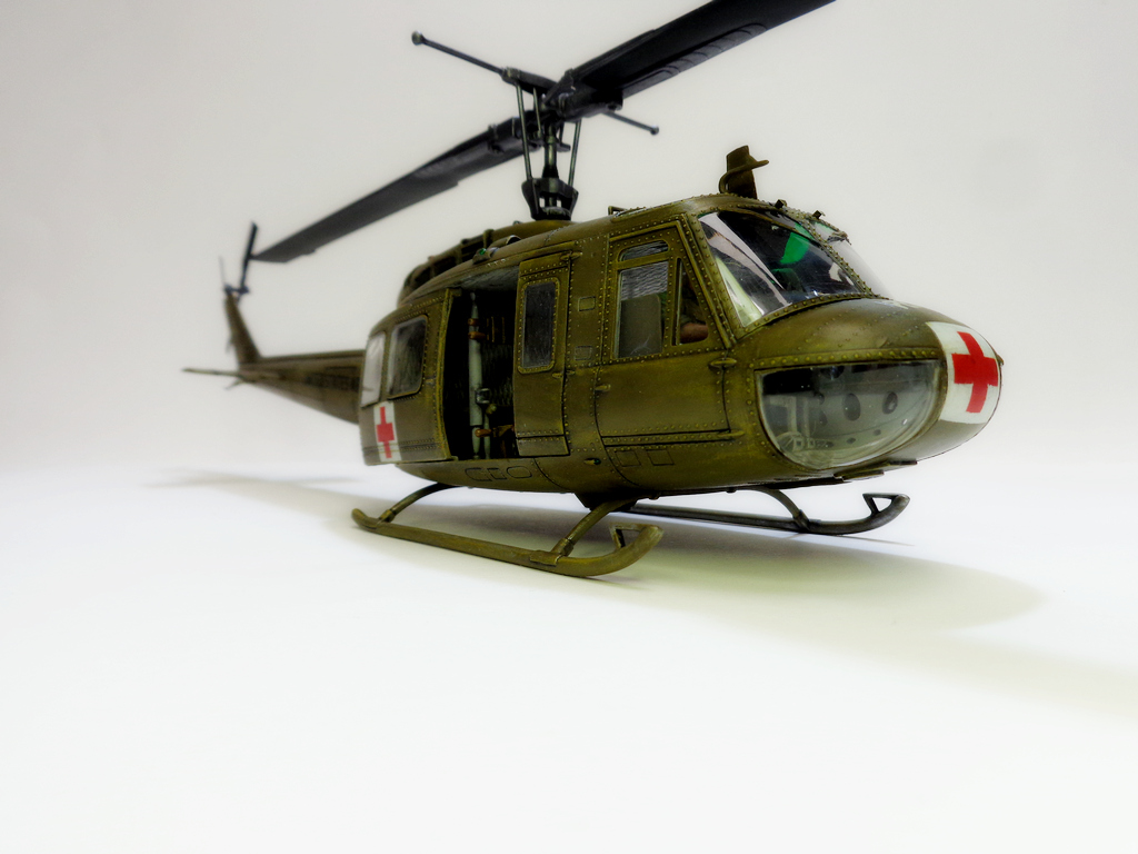 Bell UH-1D "Huey" - Dragon-1/35  JejKJb-DSC01149