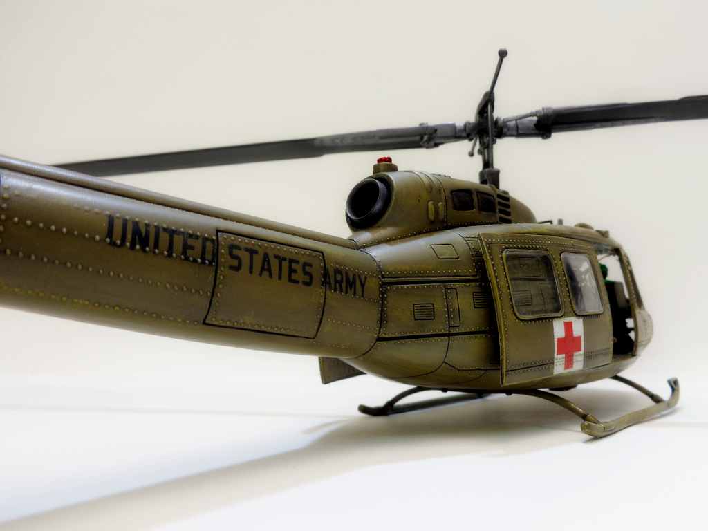 Bell UH-1D "Huey" - Dragon-1/35  VejKJb-DSC01168