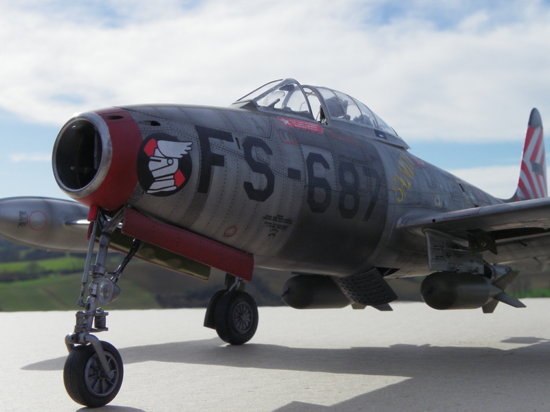 F-84E Thunderjet - Hobby Boss -1/32 TLRKJb-IMGP4672