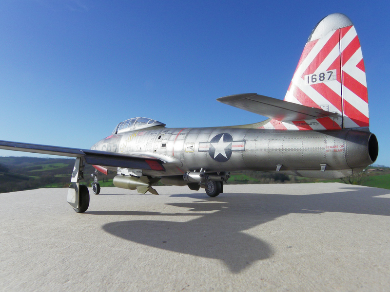 F-84E Thunderjet - Hobby Boss -1/32 ZLRKJb-IMGP4543
