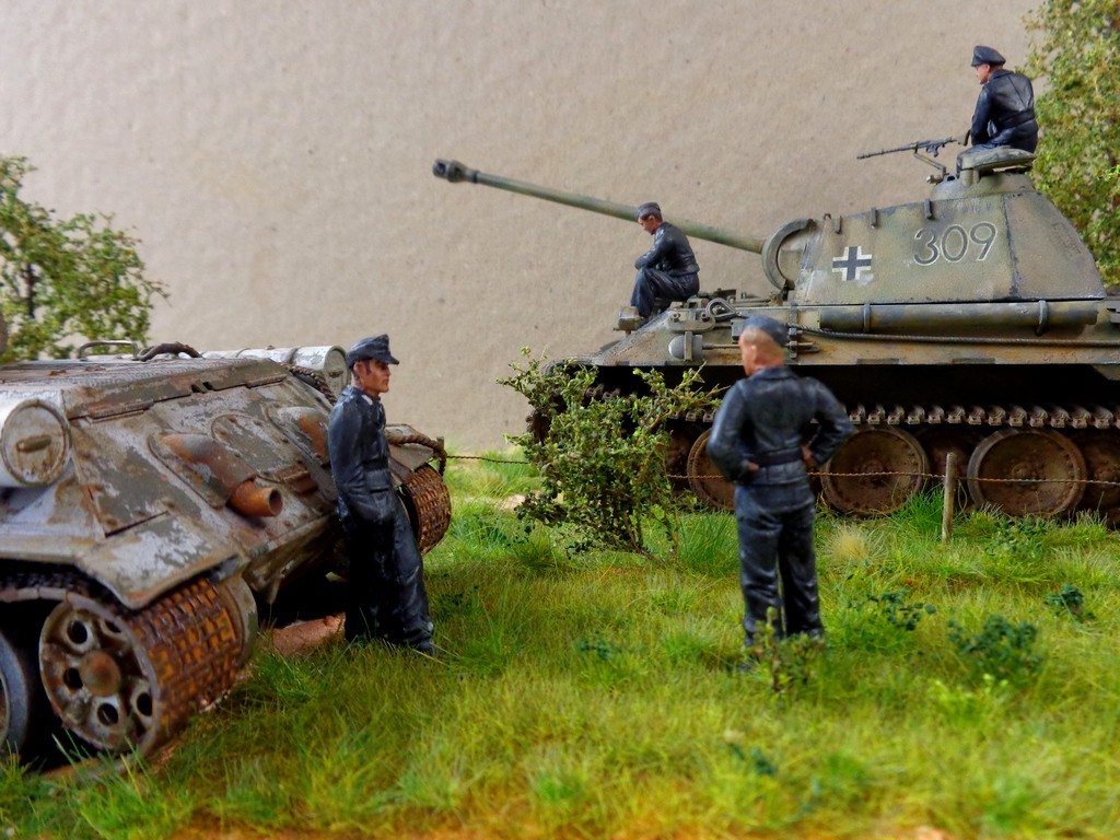 Diorama 1/35 - équipage de Panther visite d'une épave de T-34 H0RKJb-dzzxH5