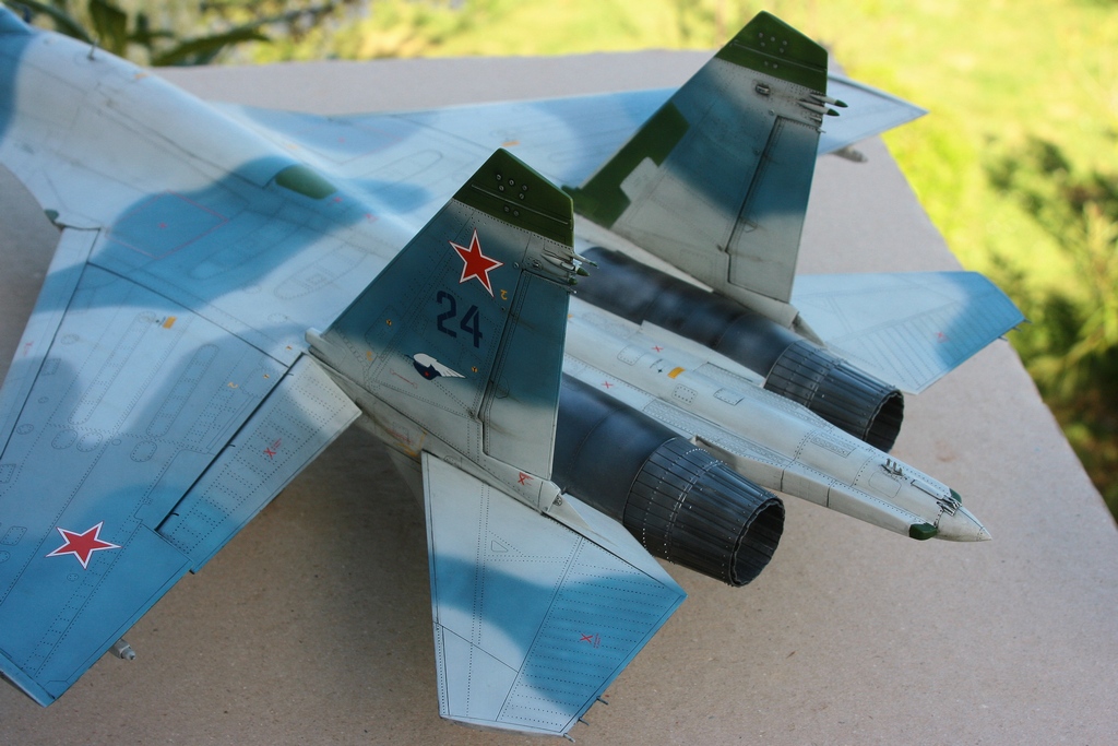 Sukhoi SU-27 Flanker B Trumpeter 1/32 RraNJb-7
