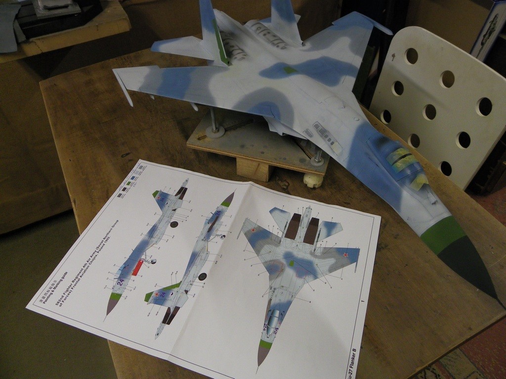 Sukhoi SU-27 Flanker B Trumpeter 1/32 [MAJ du 12-04-16 FINI] - Page 4 TKbNJb-9esYw4