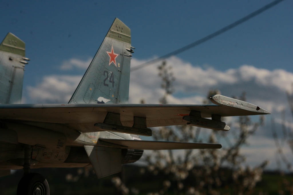 Sukhoi SU-27 Flanker B Trumpeter 1/32 UraNJb-18