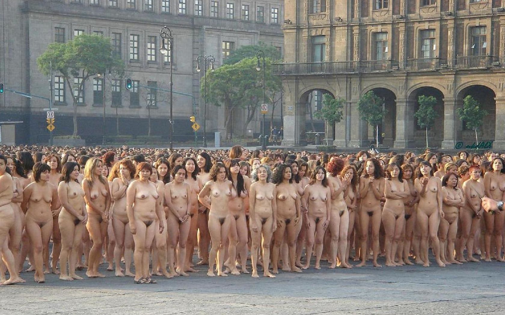 голые на людях смотреть онлайн фото 25