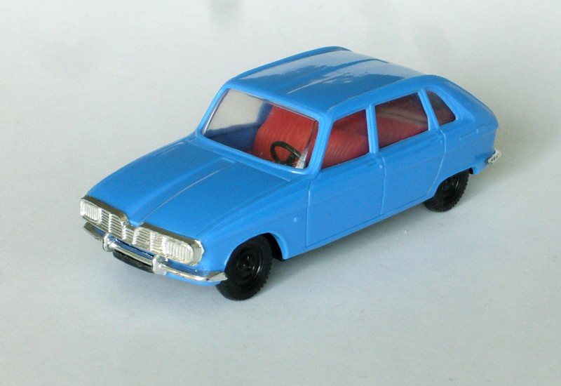 #2251 Renault 16 Injectaplastic face web