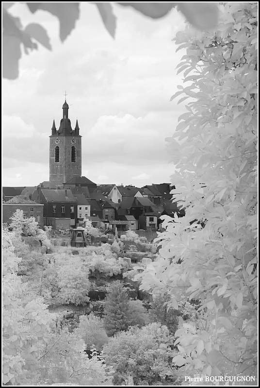 Thuin, photographie infrarouge par Pierre BOURGUIGNON, Belgique