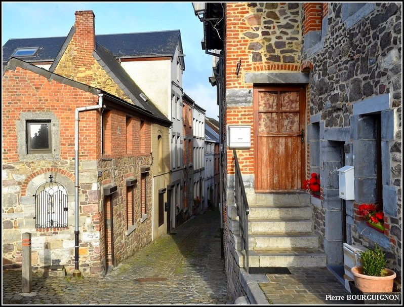 Thuin, photo infrarouge par Pierre BOURGUIGNON, Belgique