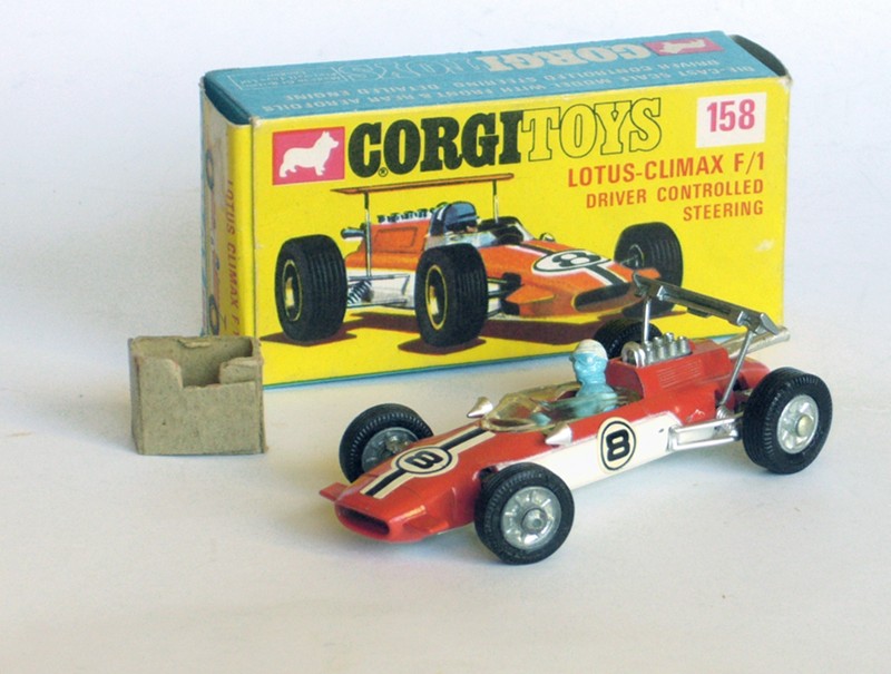 #1433 Lotus Climax F1 Corgi-Toys devant boite web