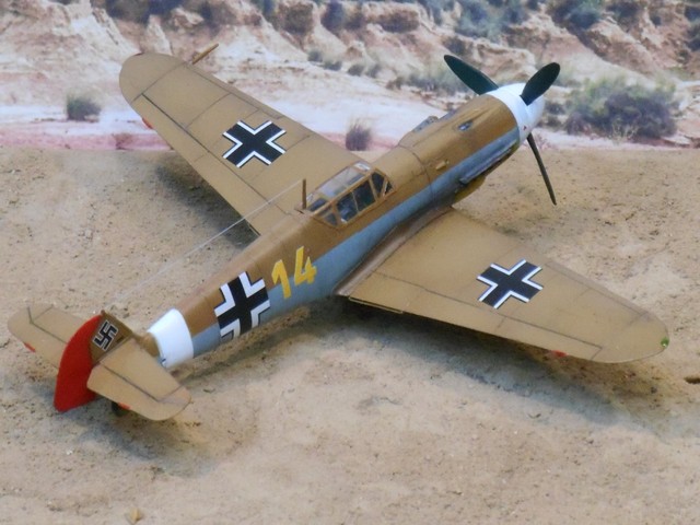 MESSERSCHMITT 109  F.4   Lt H.J .Marseille .JG 27                          AZ MODEL 1:72 2008040820155625616947751