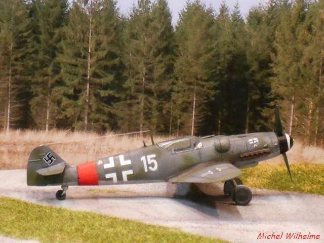  MESSERSCHMITT 109 G.6 .Bonn hangelar ALLEMAGNE 1944. AZ MODEL 1:72  2008120932585625616959923