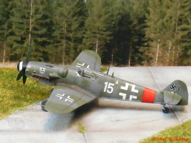  MESSERSCHMITT 109 G.6 .Bonn hangelar ALLEMAGNE 1944. AZ MODEL 1:72  2008120932595625616959927