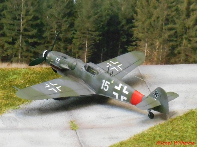  MESSERSCHMITT 109 G.6 .Bonn hangelar ALLEMAGNE 1944. AZ MODEL 1:72  2008120932595625616959928