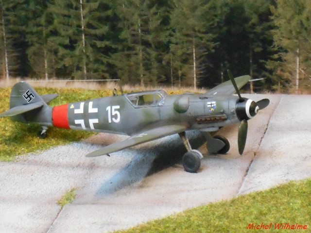  MESSERSCHMITT 109 G.6 .Bonn hangelar ALLEMAGNE 1944. AZ MODEL 1:72  2008120933005625616959930