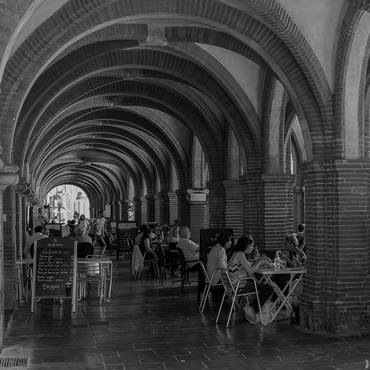 Sous les arcades