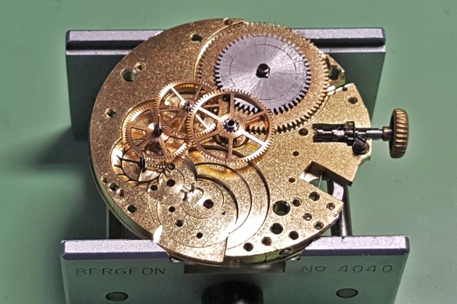 Restauration d'un chronographe Universal Genève  Compur des années 40 20100805345814657917073017