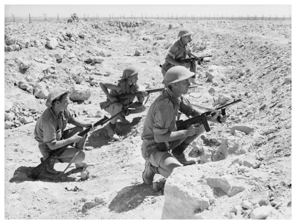 Seconde Guerre Mondiale  - Généralités Zy03Kb-infanterie-australienne-a-tobrouk