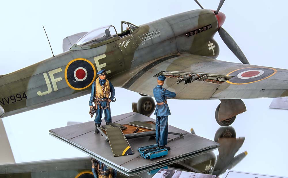 Figurines de pilotes et de mécaniciens ww2 + maquettes d'avions 20102111203714703417090655