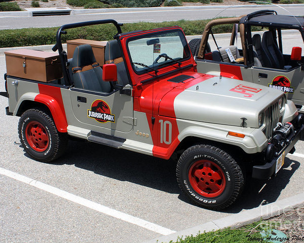 1-jurassic-park-jeeps-tommy-anderson