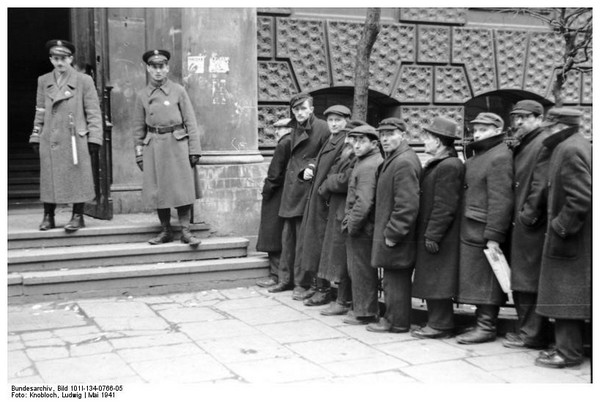 Article annexe :  Collaborations dans l'Europe occupée par les Nazis GDrDKb-police-juive-dans-ghetto-varsovie