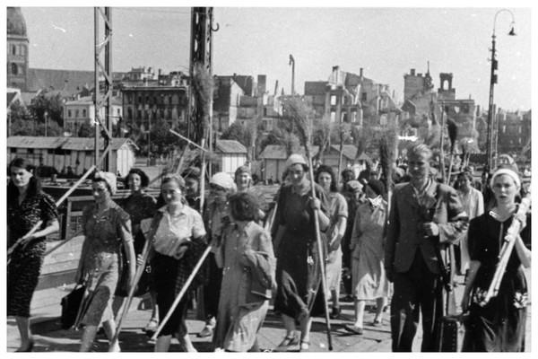 Article annexe : Travail forcé sous domination nazie pendant la Seconde Guerre Mondiale Rc0EKb-travailleuses-forcees-a-riga