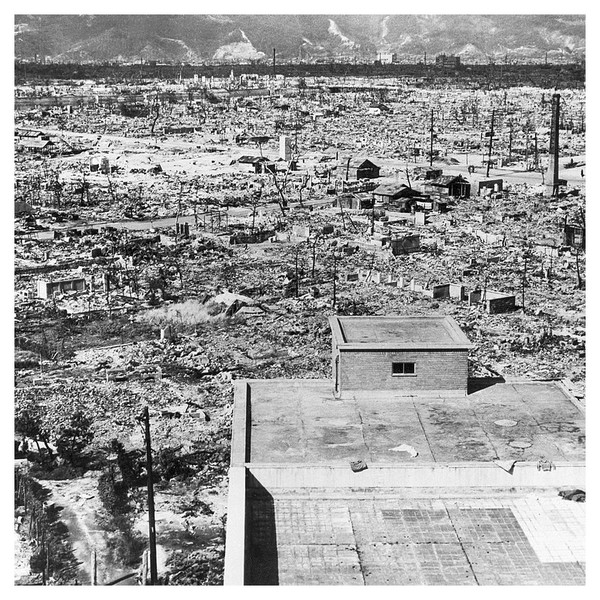 Article annexe : Bombardements atomiques de Hiroshima et Nagasaki 1lILKb-degats-dans-le-centre-d-hiroshima