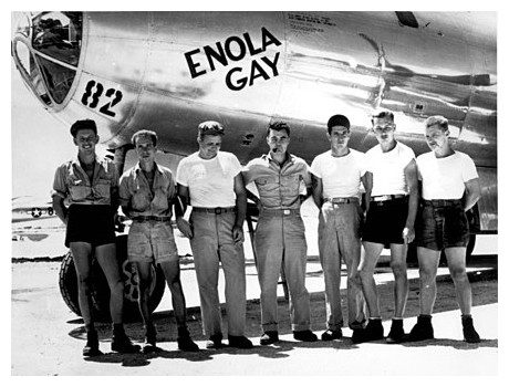 Article annexe : Bombardements atomiques de Hiroshima et Nagasaki 4lILKb-equipage-d-enola-gay