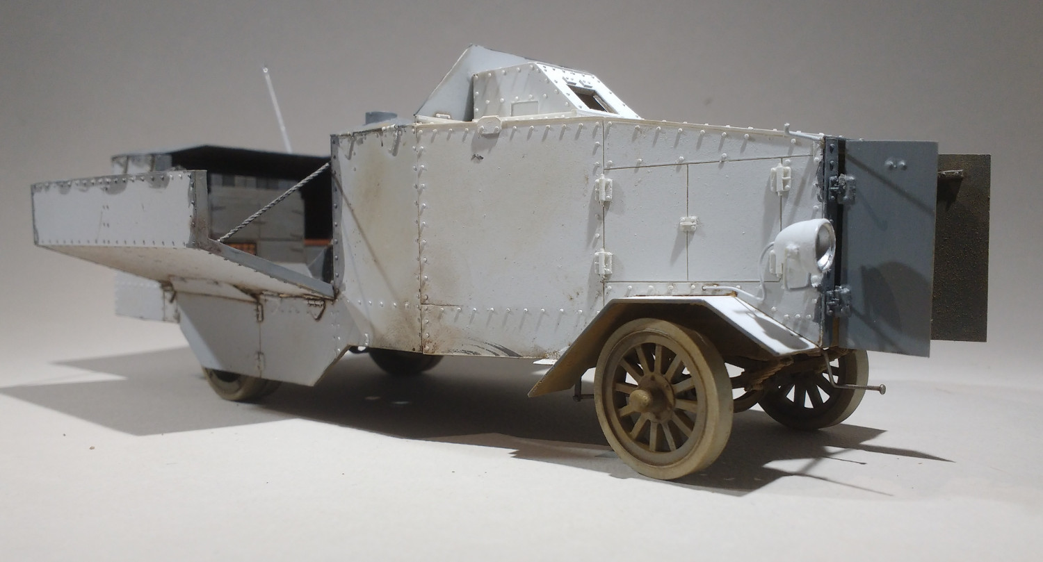 Le camion blinde Seabrook de 1914 (maquette Azimut en résine 1/35) - Page 2 RdxMKb-Seab103