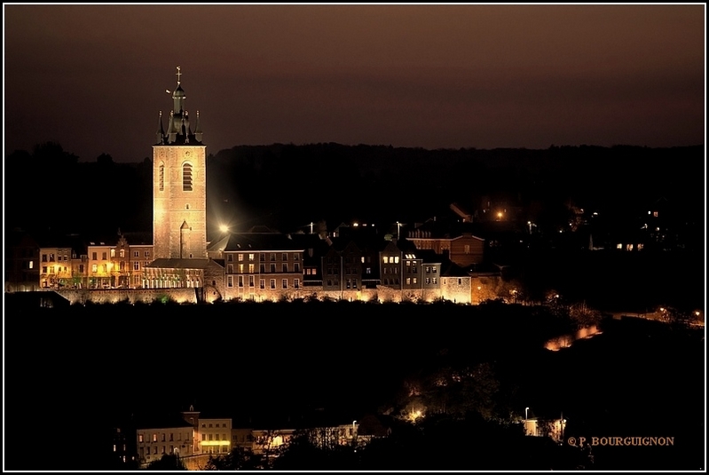 Thuin, vue de nuit, photo par Pierre BOURGUIGNON, Belgique