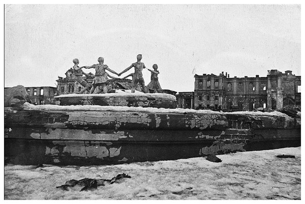 Article annexe : Bataille de Stalingrad SCaQKb-la-fontaine-barmalei