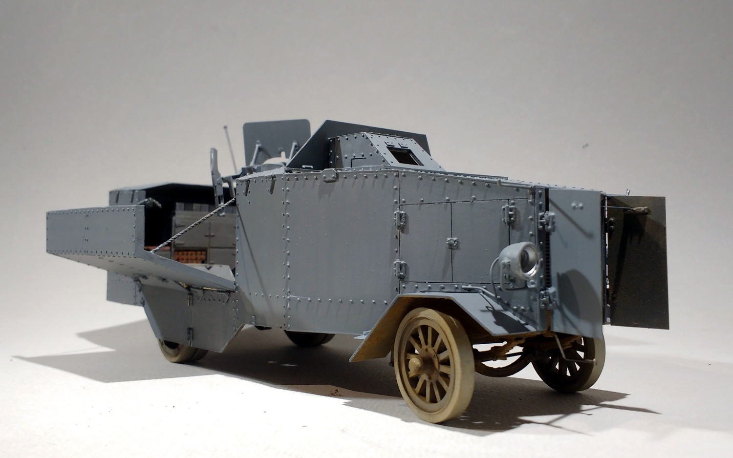 Le camion blinde Seabrook de 1914 (maquette Azimut en résine 1/35) - Page 2 RY2SKb-Seab106