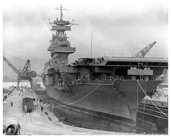 Article annexe : Bataille de la Mer de Corail AzKSKb-USS-YORKTOWN-en-cale-seche