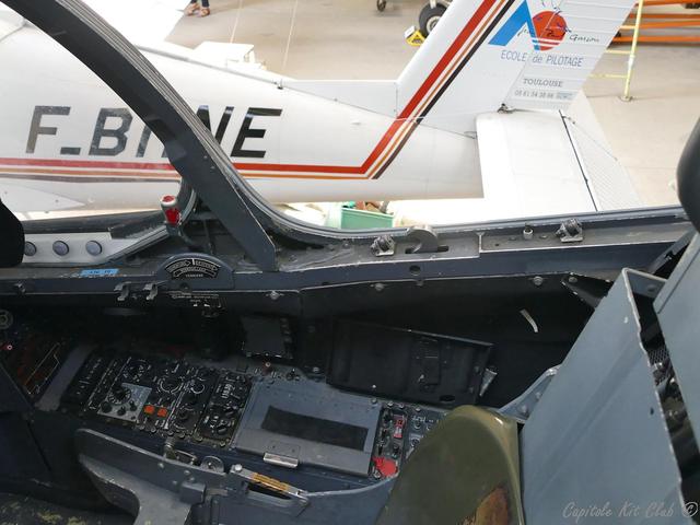 3-Cockpit AV-3