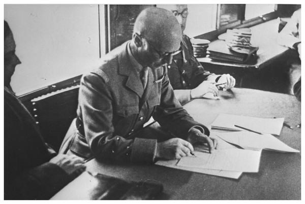 Article annexe : Armistice du 22 juin 1940 LHfUKb-general-huntziger
