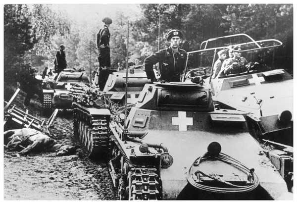 Article annexe : La campagne de Pologne (1939) TzWVKb-photo-du-3-09-1939-char-allemands