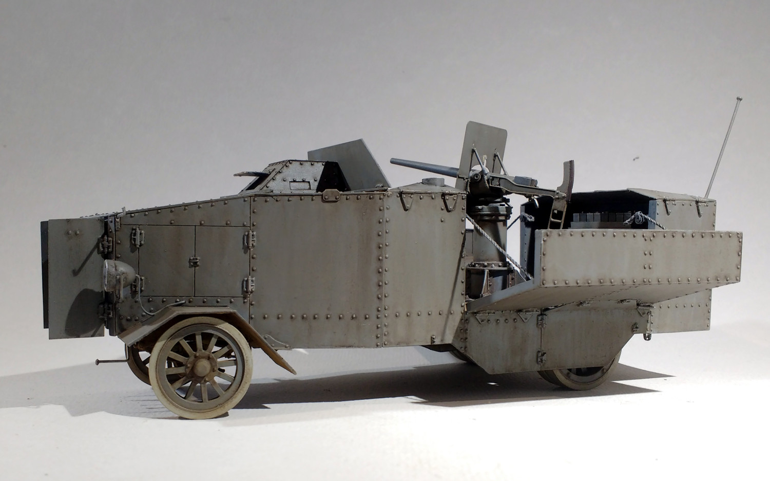 FC MODEL TREND maquette résine 35598 DL 43 Nahuel 1/35