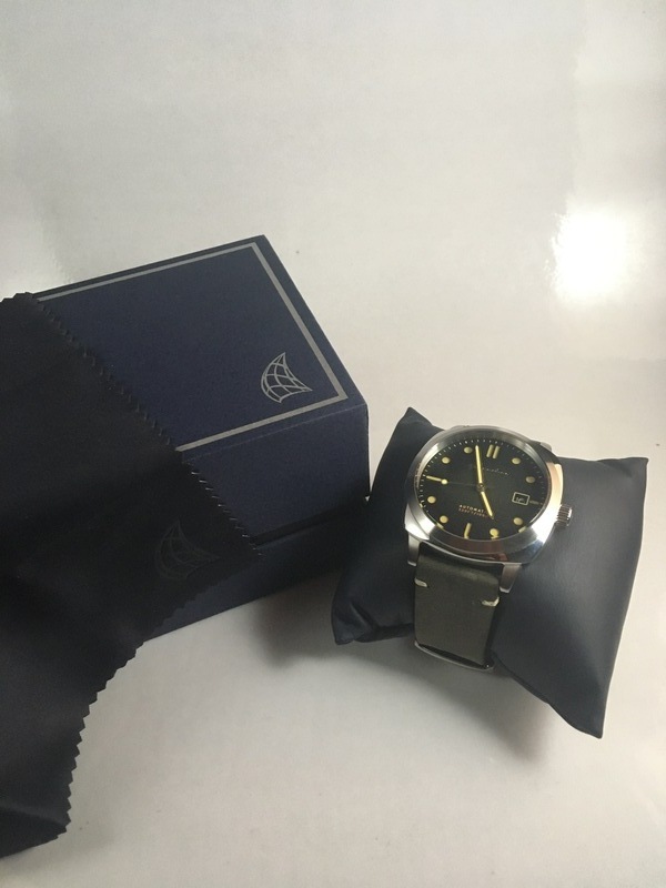 Les montres Spinnaker de Dartmouth Brands / Solar time limited – Hong Kong. 21012104542324054417223328