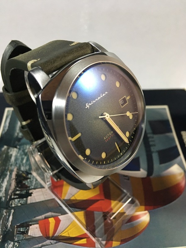 Les montres Spinnaker de Dartmouth Brands / Solar time limited – Hong Kong. 21012105193424054417223384