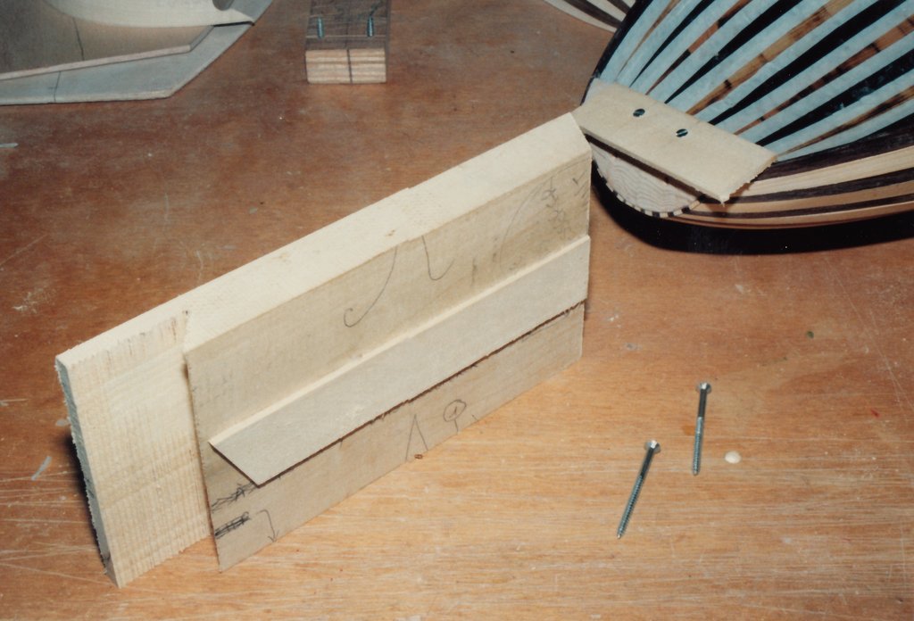 Fabrication d'instruments de musique anciens - Page 3 PgKqLb-1991-Chittarrone-Sellas-158