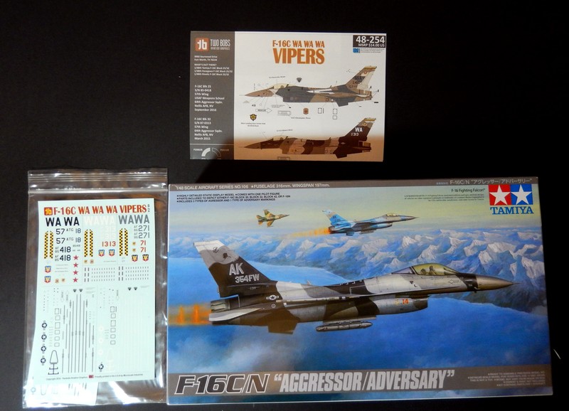 [Kinetic] 1/48  - McDonnell F/A-18A+ Hornet- VFC 12   / Double  [Tamiya] General Dynamics F-16C Fighting Falcon - 64th AGRS  1/48  - Aggressor 21030607420517732317299835