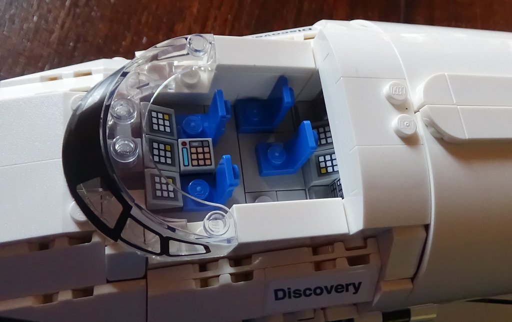 Navette spatiale Discovery + Télescope Hubble [Lego] de bgire SHr5Lb-Discovery-10