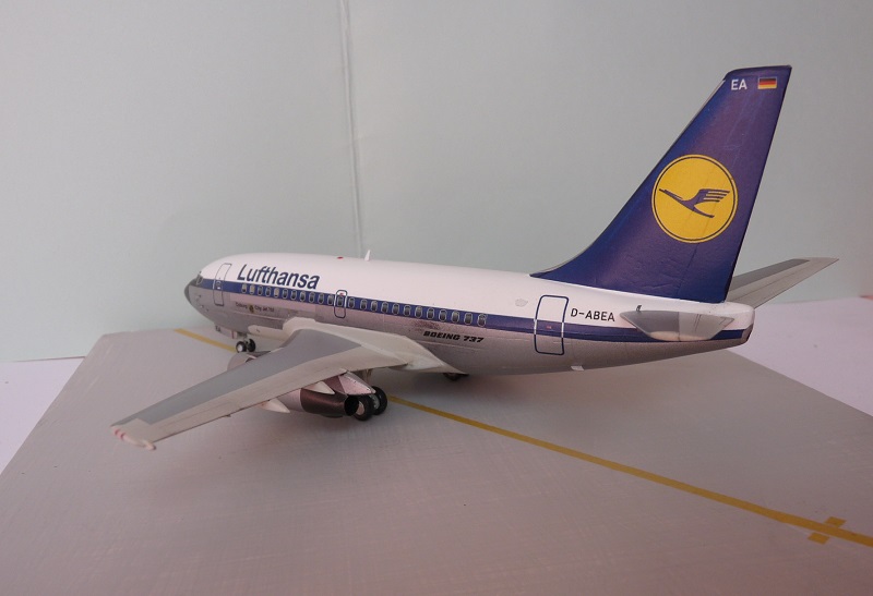 B737-130  Authentic Airliners 1/144 2104200436035669817378445